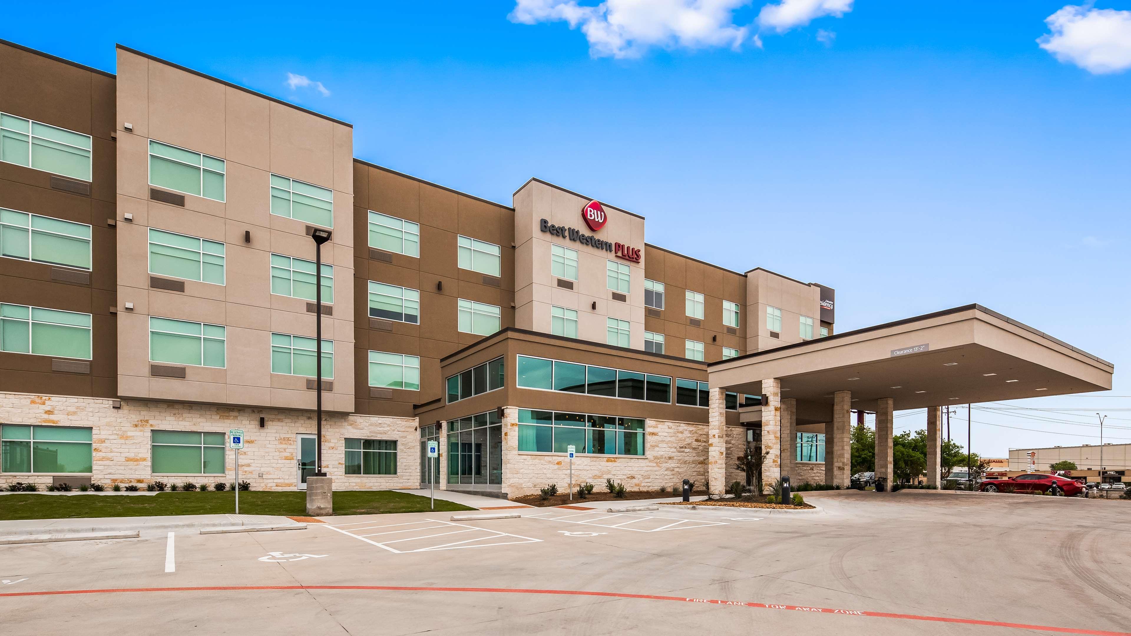 Best Western Plus Drayton Valley All Suites Bagian luar foto