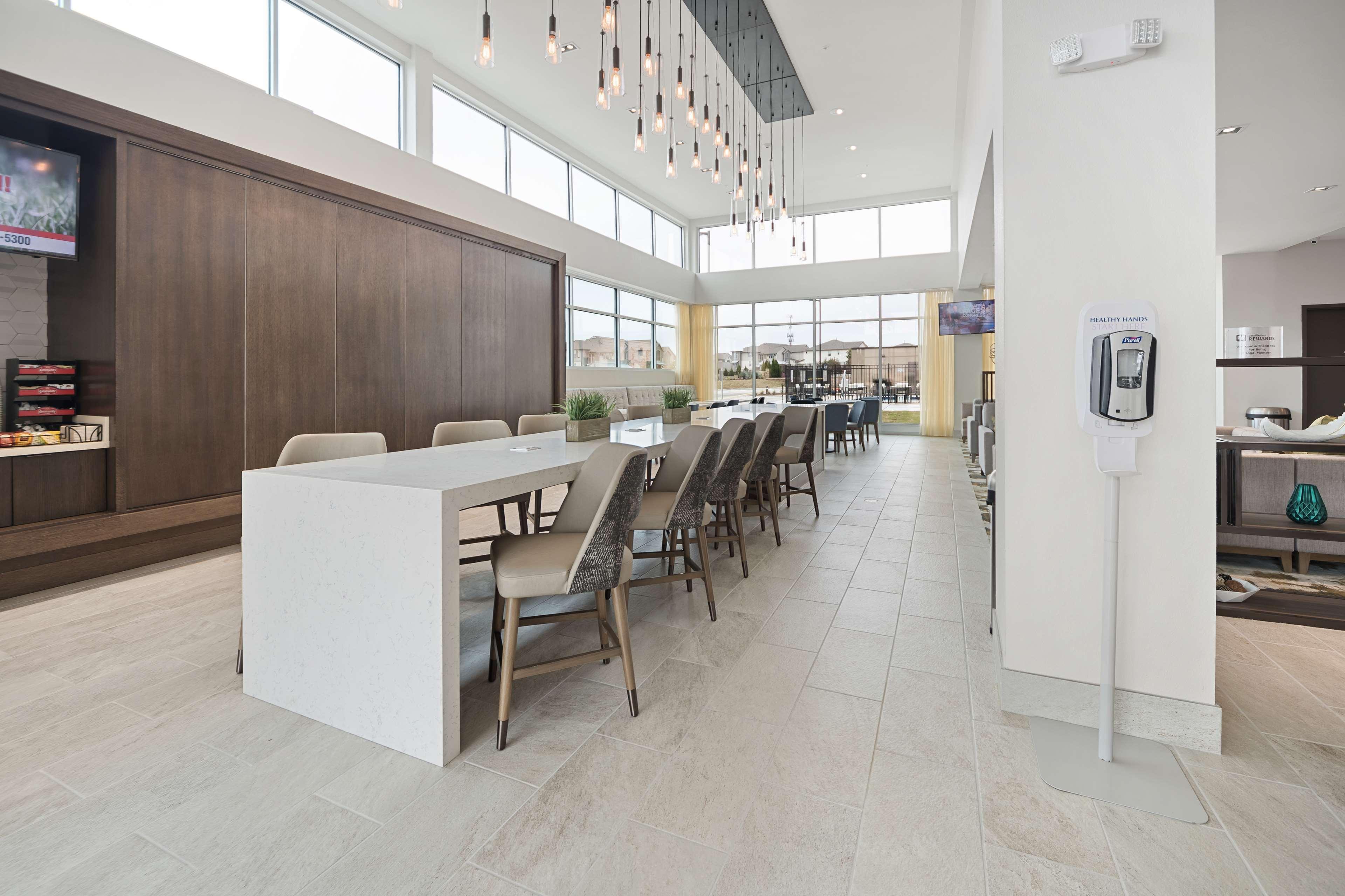 Best Western Plus Drayton Valley All Suites Bagian luar foto