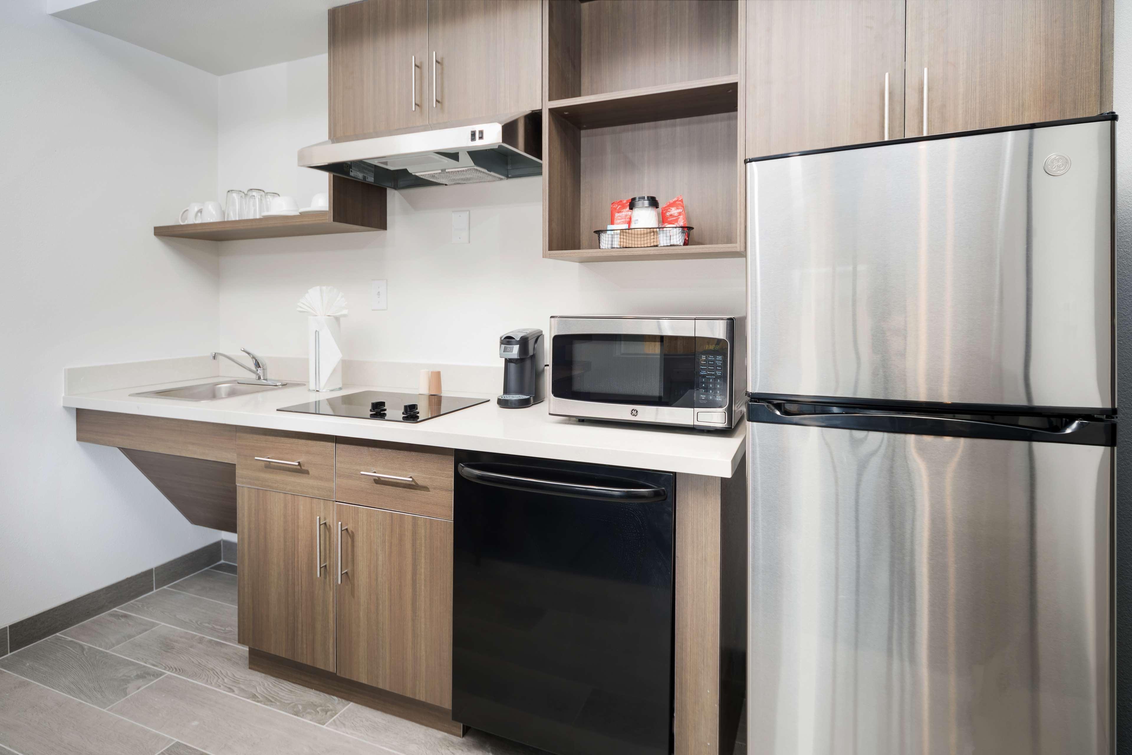 Best Western Plus Drayton Valley All Suites Bagian luar foto