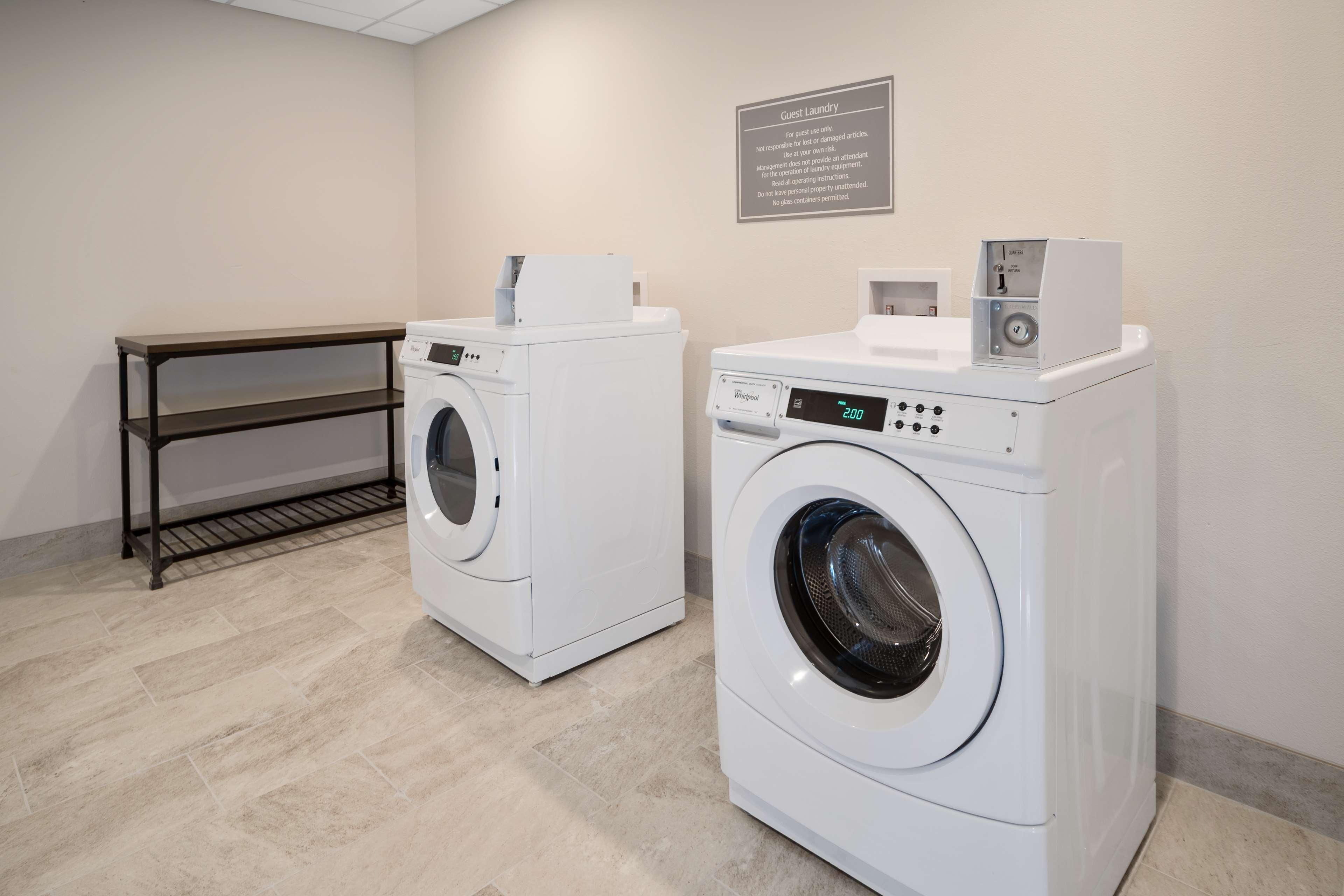 Best Western Plus Drayton Valley All Suites Bagian luar foto